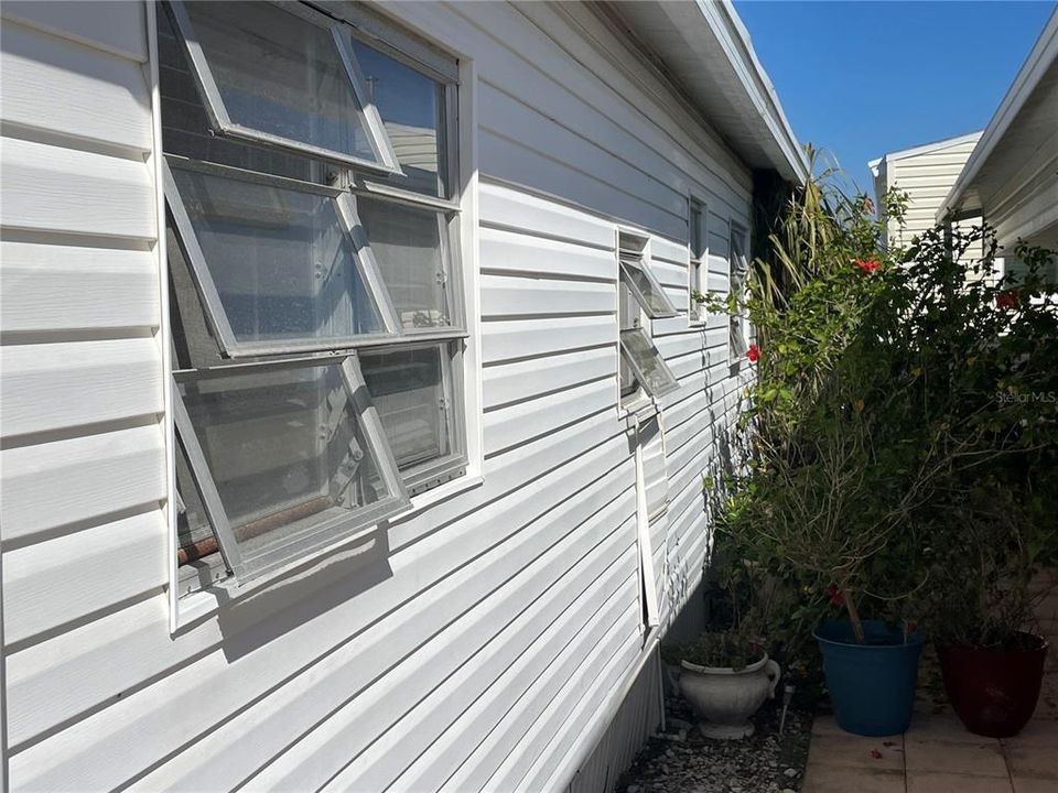 На продажу: $150,000 (2 спален, 1 ванн, 684 Квадратных фут)