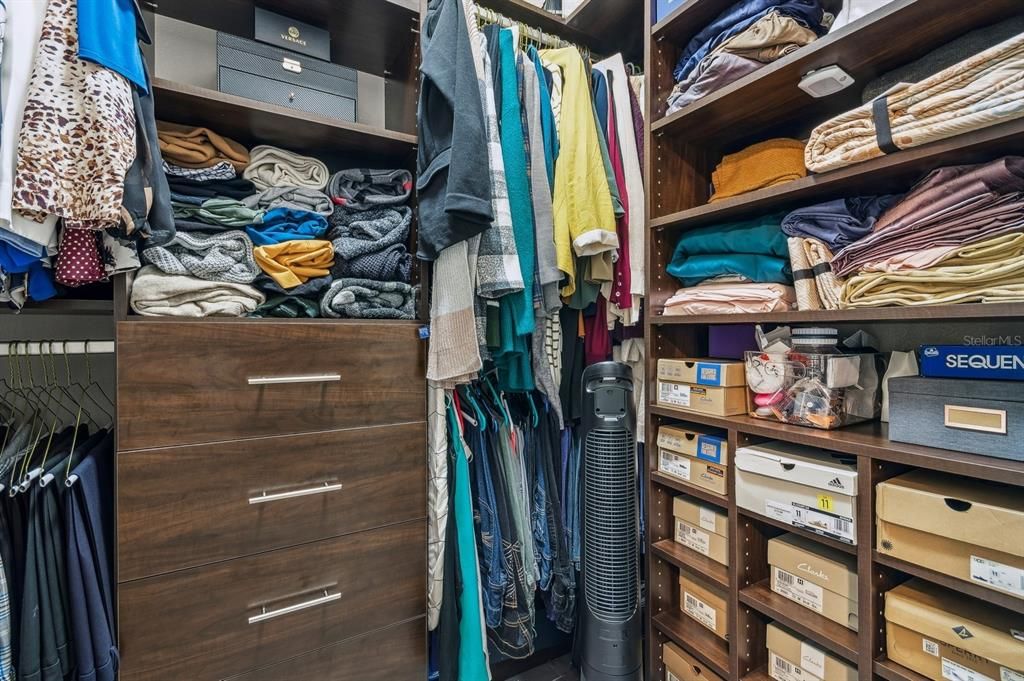 Custom closet Built-ins