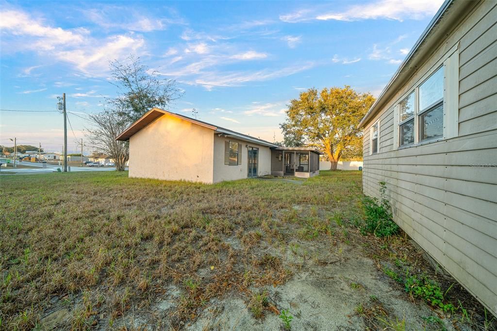 For Sale: $235,000 (3 beds, 2 baths, 1056 Square Feet)