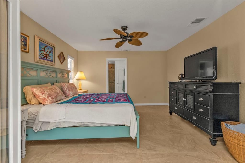 For Sale: $550,000 (2 beds, 2 baths, 1692 Square Feet)