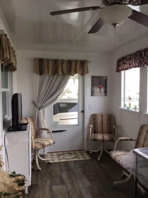 Florida room / three-season sunroom