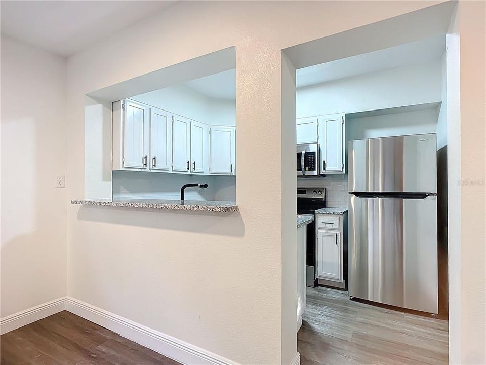 For Sale: $289,990 (2 beds, 1 baths, 1350 Square Feet)