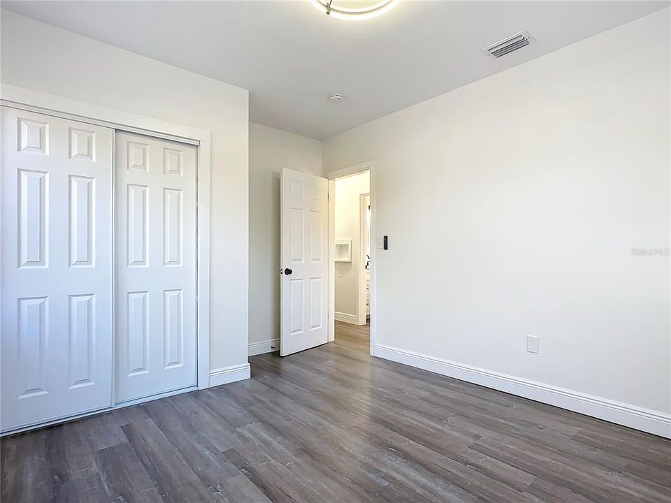 For Sale: $289,990 (2 beds, 1 baths, 1350 Square Feet)