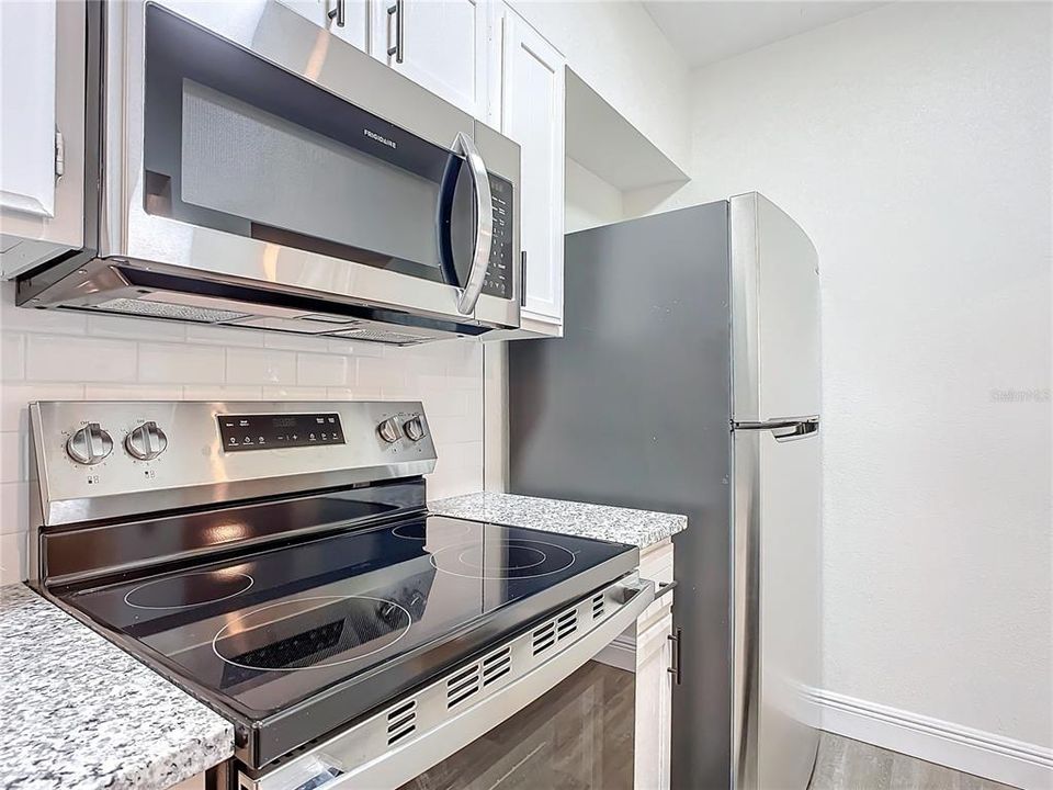 For Sale: $289,990 (2 beds, 1 baths, 1350 Square Feet)