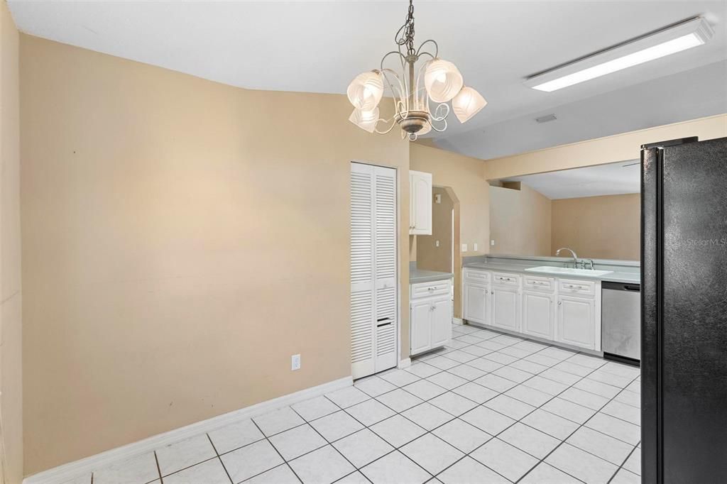 For Sale: $269,900 (3 beds, 2 baths, 1584 Square Feet)