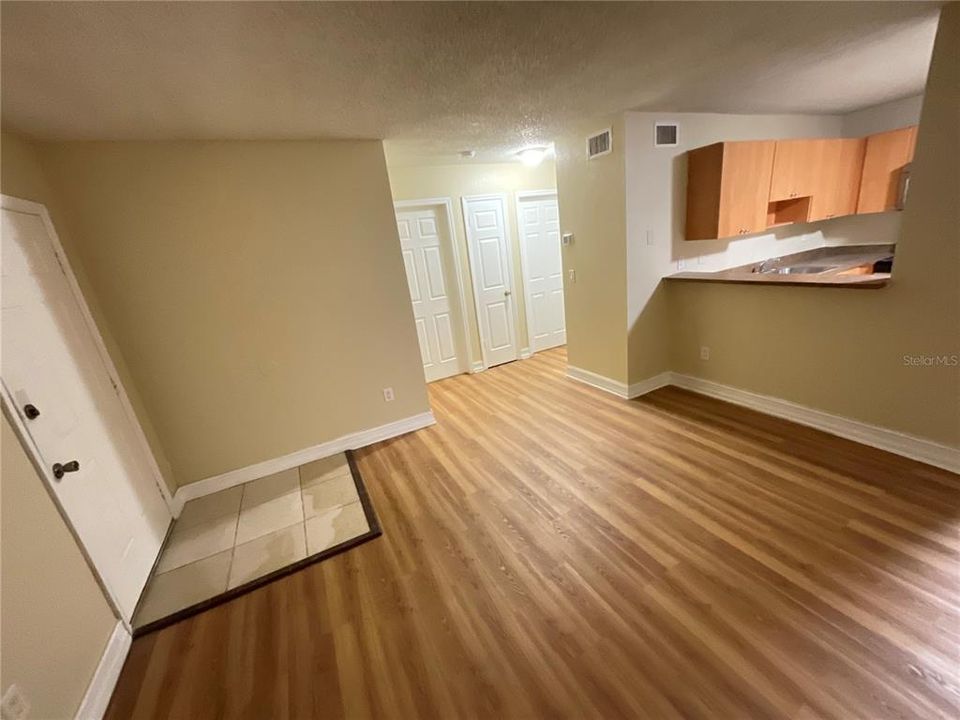 For Rent: $1,499 (2 beds, 1 baths, 800 Square Feet)