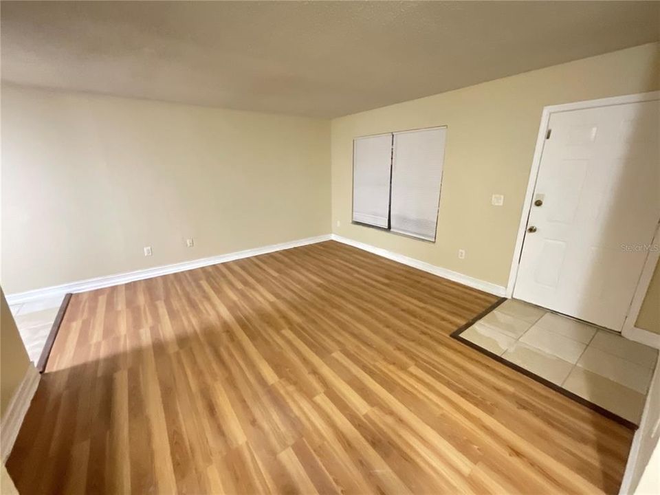 For Rent: $1,499 (2 beds, 1 baths, 800 Square Feet)