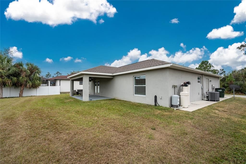 For Sale: $351,000 (3 beds, 2 baths, 1394 Square Feet)