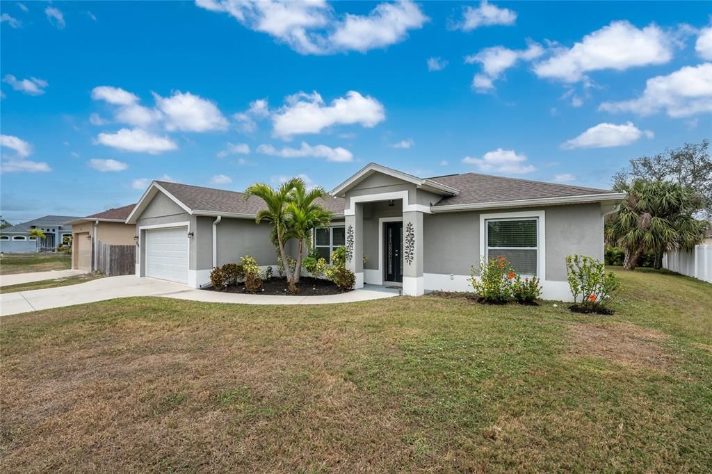 For Sale: $351,000 (3 beds, 2 baths, 1394 Square Feet)