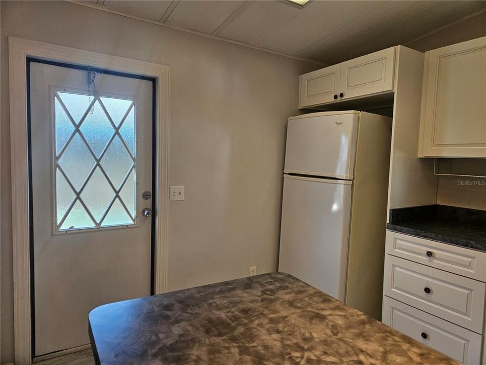 For Sale: $165,000 (2 beds, 2 baths, 1040 Square Feet)