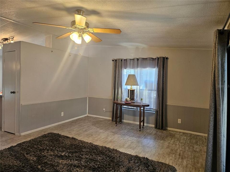 For Sale: $165,000 (2 beds, 2 baths, 1040 Square Feet)