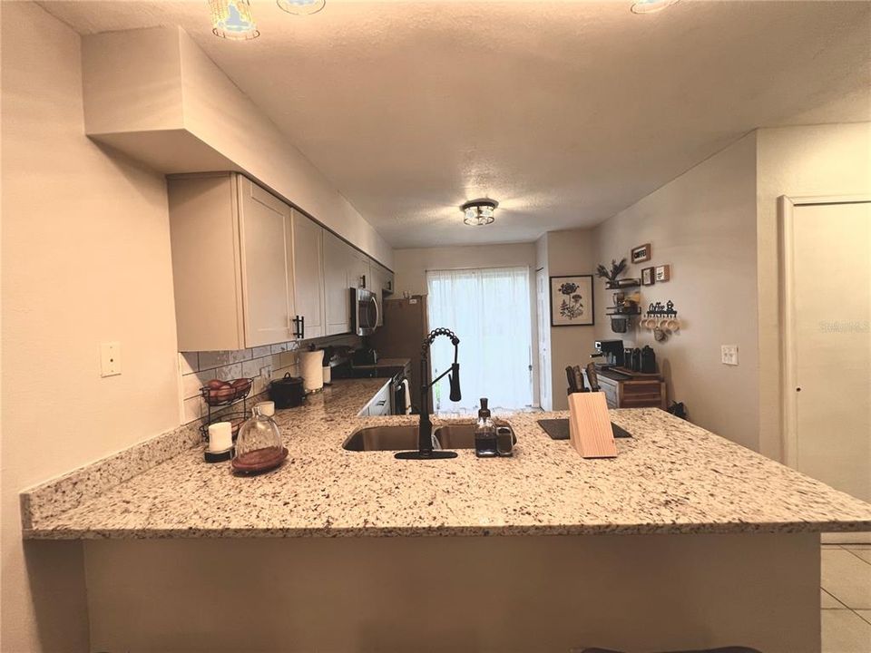 For Rent: $1,800 (2 beds, 2 baths, 840 Square Feet)