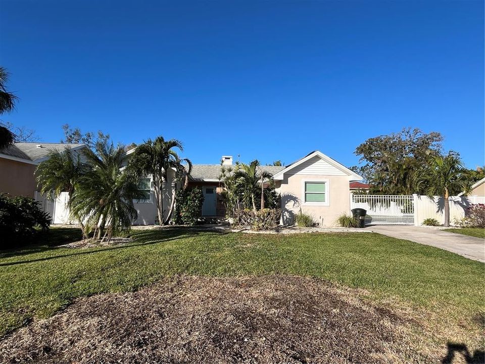 For Sale: $435,000 (3 beds, 2 baths, 1541 Square Feet)