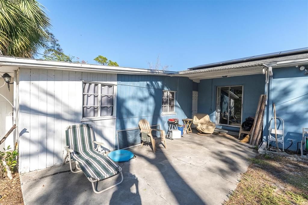 For Sale: $340,000 (2 beds, 1 baths, 1212 Square Feet)