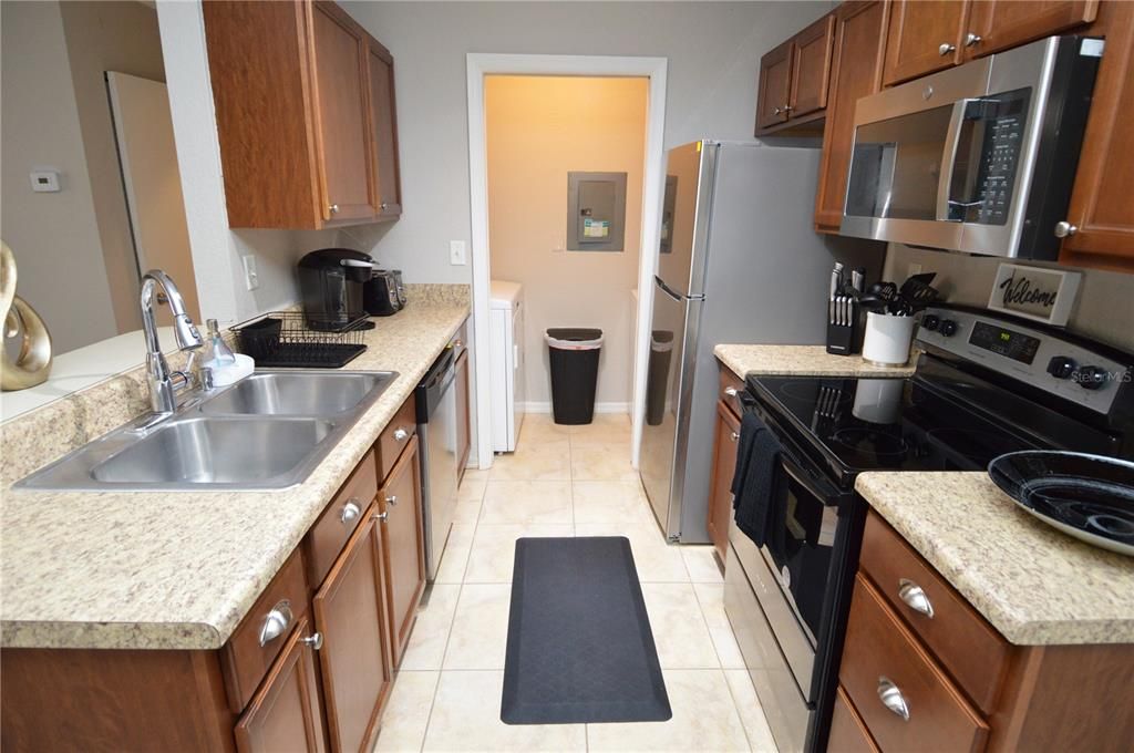 For Rent: $2,600 (2 beds, 2 baths, 1015 Square Feet)