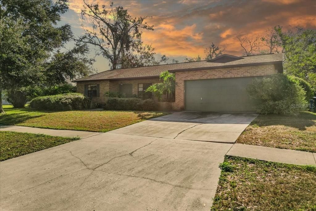 For Sale: $425,000 (3 beds, 2 baths, 1998 Square Feet)