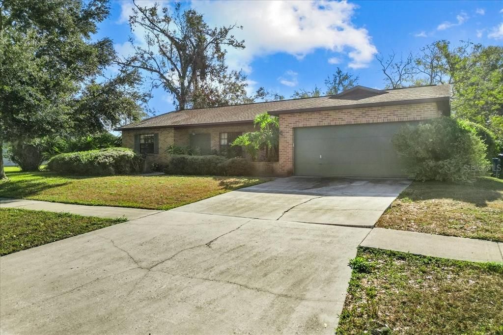 For Sale: $425,000 (3 beds, 2 baths, 1998 Square Feet)