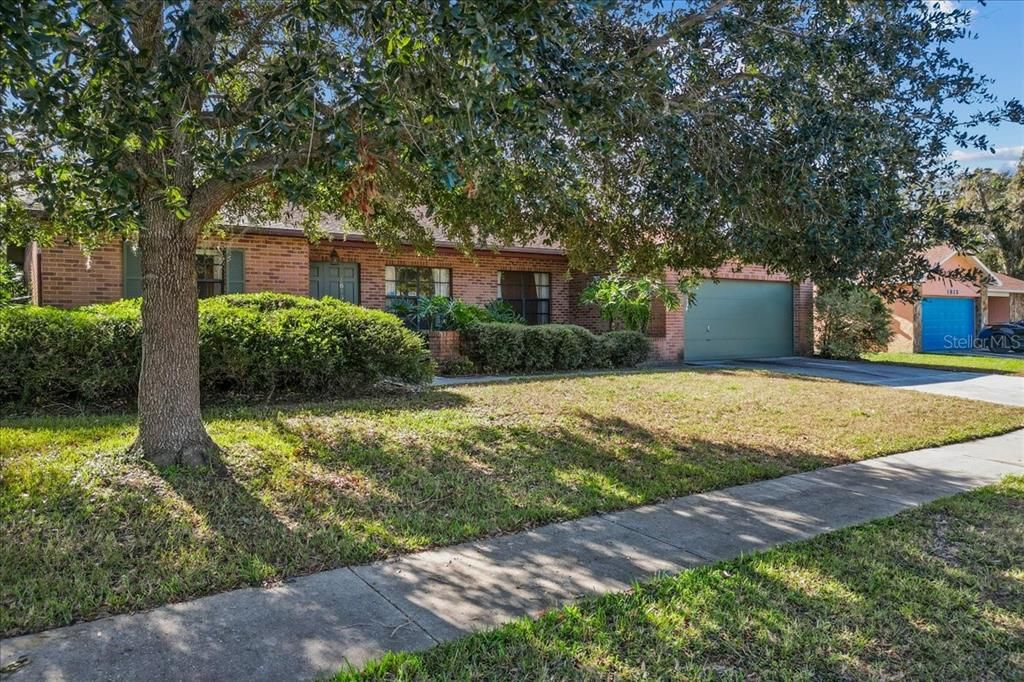 For Sale: $425,000 (3 beds, 2 baths, 1998 Square Feet)