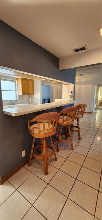 Bar area in kitchen