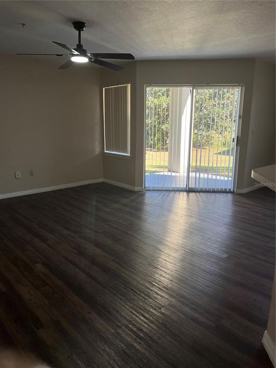 For Rent: $1,450 (1 beds, 1 baths, 842 Square Feet)