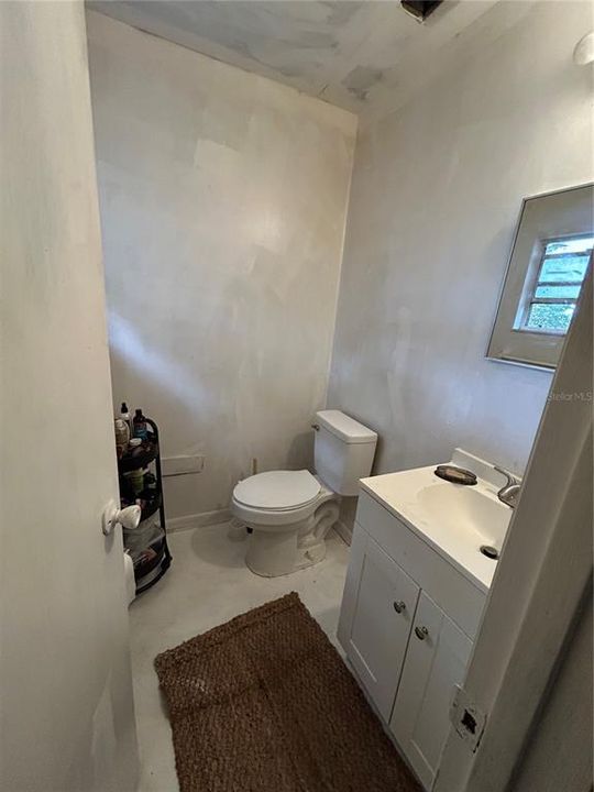 For Sale: $166,000 (3 beds, 1 baths, 1014 Square Feet)