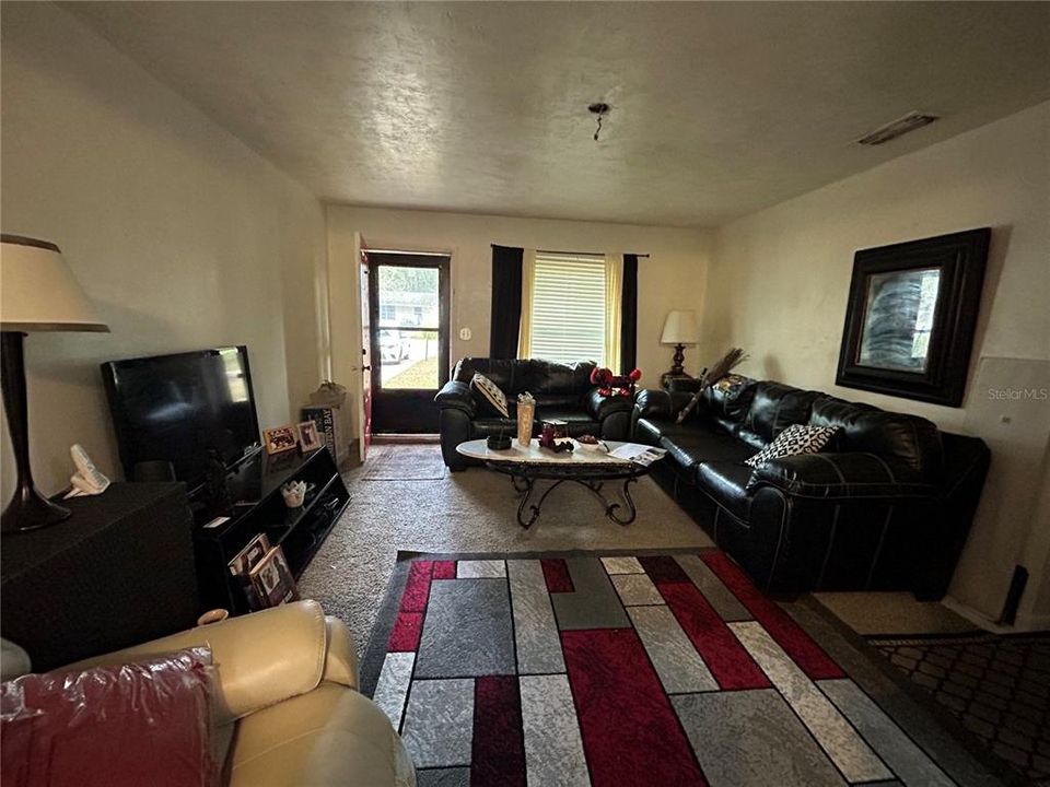 For Sale: $166,000 (3 beds, 1 baths, 1014 Square Feet)