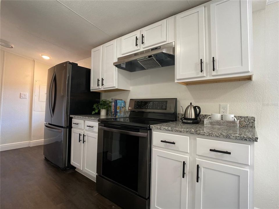 For Sale: $182,000 (3 beds, 2 baths, 1050 Square Feet)