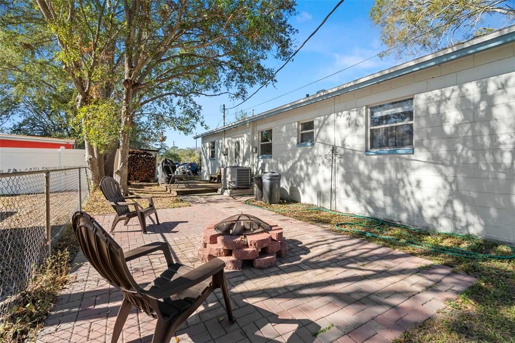 For Sale: $349,000 (3 beds, 1 baths, 1013 Square Feet)