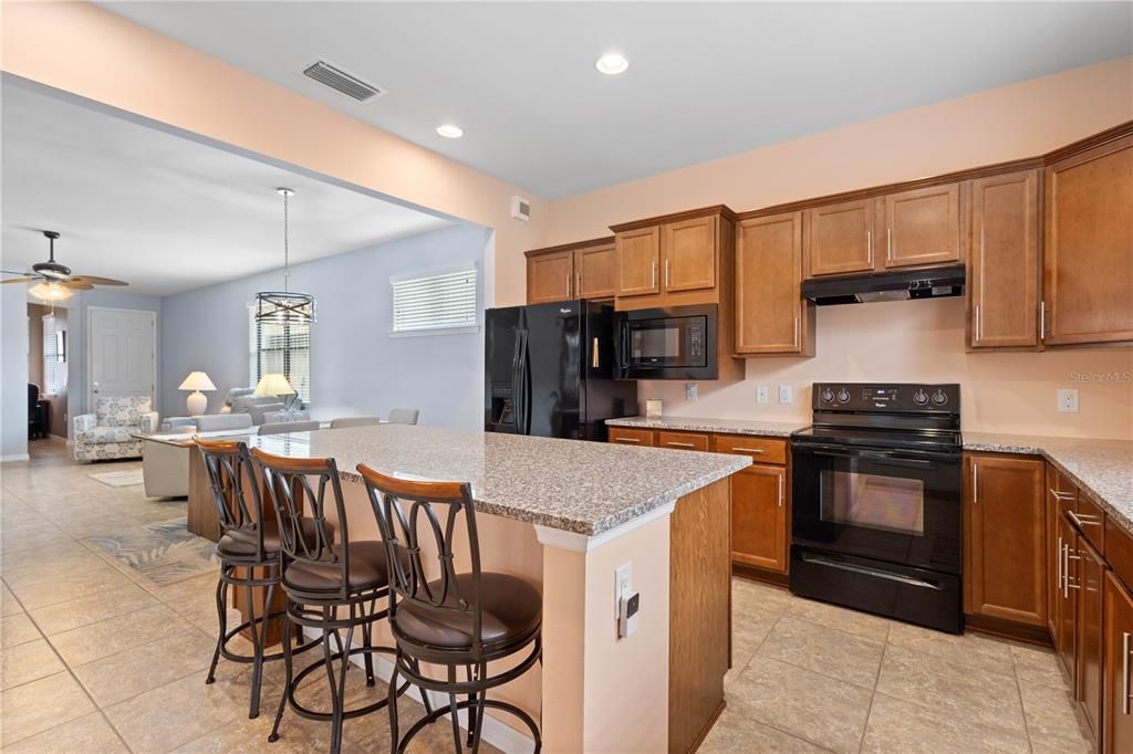 For Sale: $415,000 (2 beds, 2 baths, 1437 Square Feet)