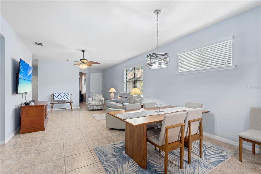 For Sale: $415,000 (2 beds, 2 baths, 1437 Square Feet)