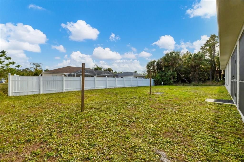 For Sale: $450,000 (4 beds, 2 baths, 2048 Square Feet)