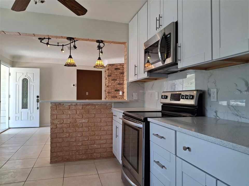 For Rent: $3,500 (3 beds, 2 baths, 1613 Square Feet)