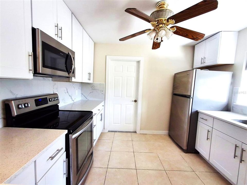 For Rent: $3,500 (3 beds, 2 baths, 1613 Square Feet)