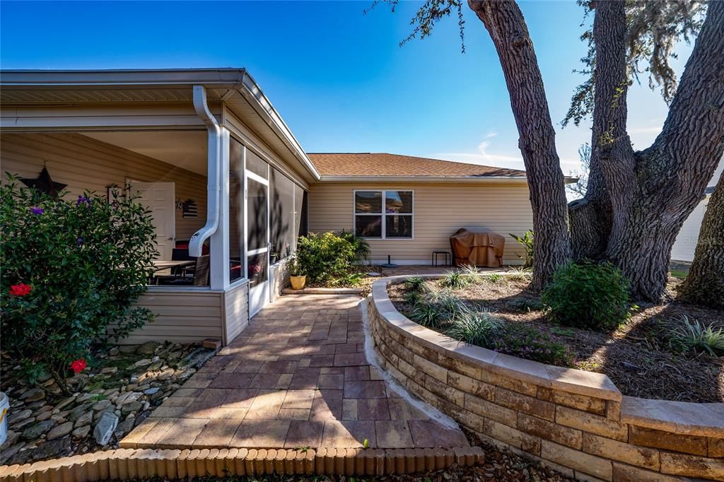 Lots of space for entertaining and relaxing under the big tree!