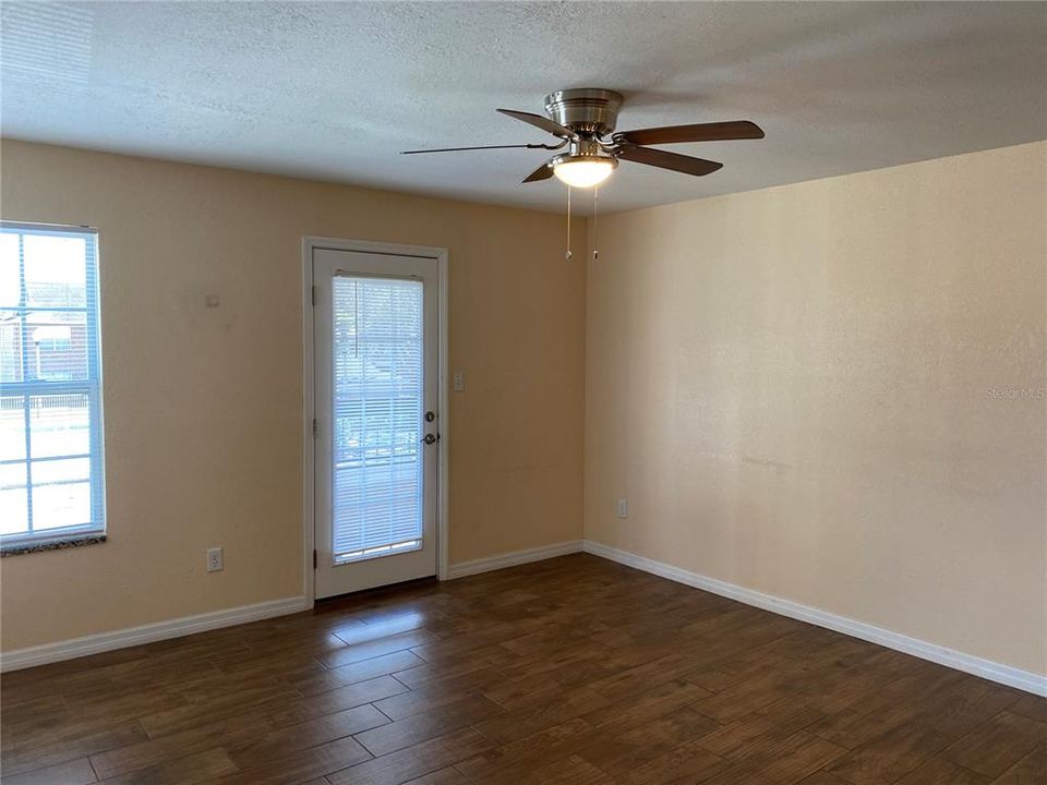 For Rent: $1,550 (2 beds, 2 baths, 935 Square Feet)