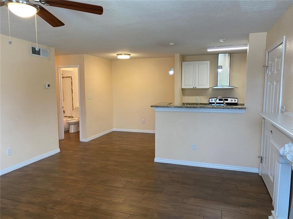 For Rent: $1,550 (2 beds, 2 baths, 935 Square Feet)