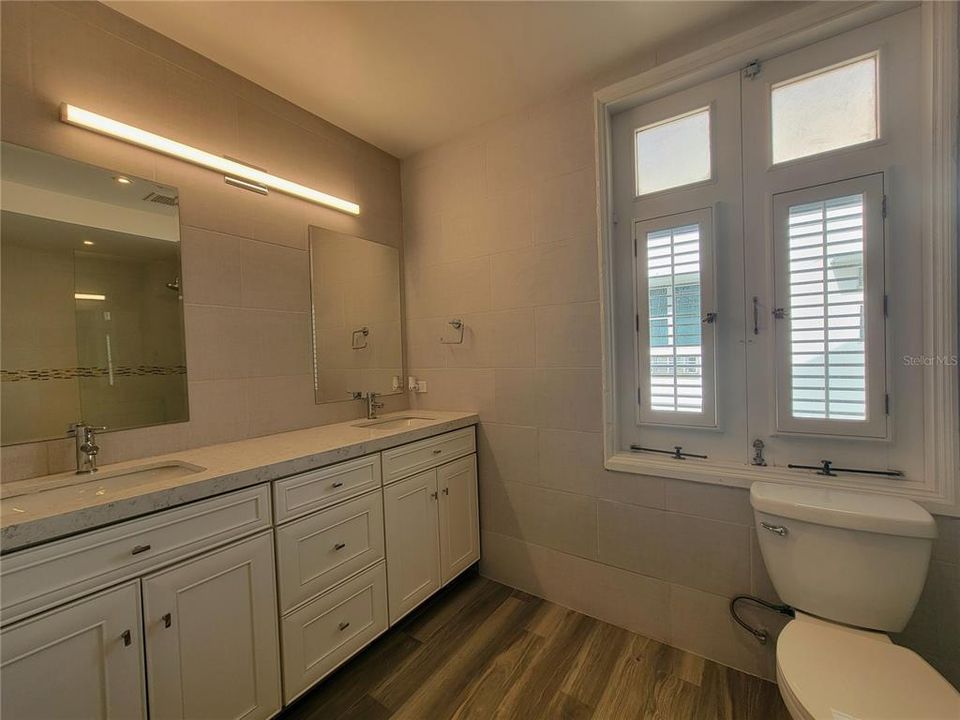 Secondary Full Bathroom