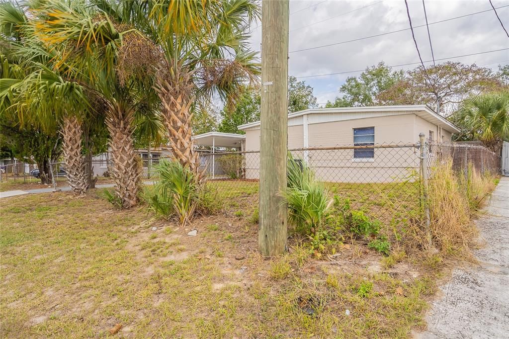 For Sale: $240,000 (3 beds, 2 baths, 1220 Square Feet)