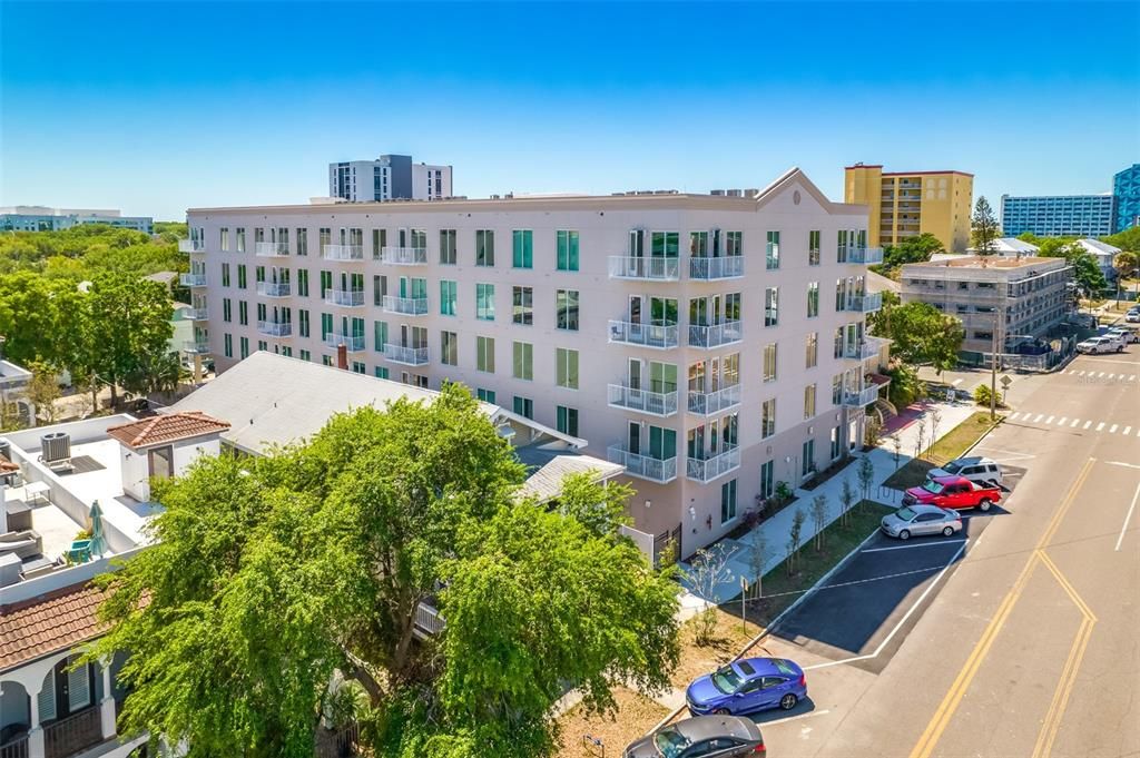 For Sale: $770,000 (2 beds, 2 baths, 1406 Square Feet)