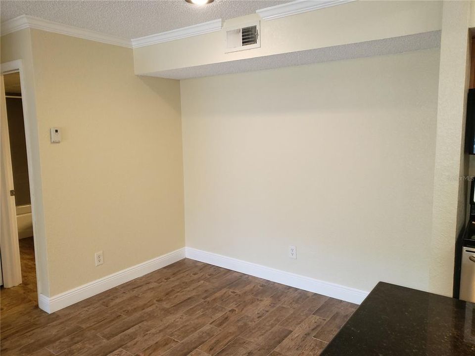 For Rent: $1,900 (2 beds, 2 baths, 948 Square Feet)