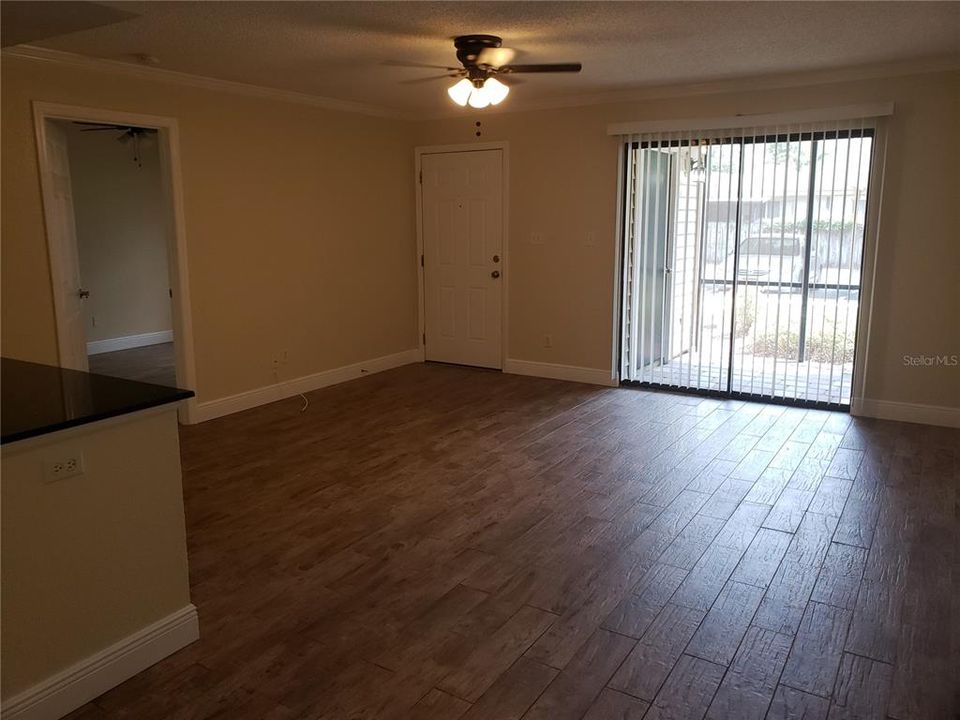 For Rent: $1,900 (2 beds, 2 baths, 948 Square Feet)