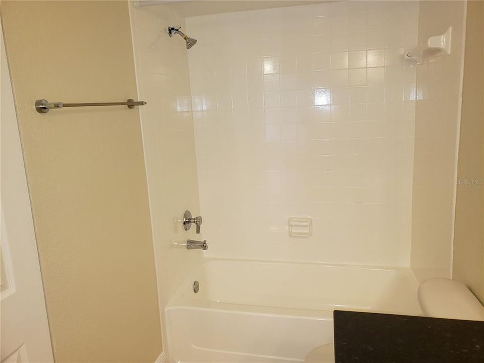 For Rent: $1,900 (2 beds, 2 baths, 948 Square Feet)