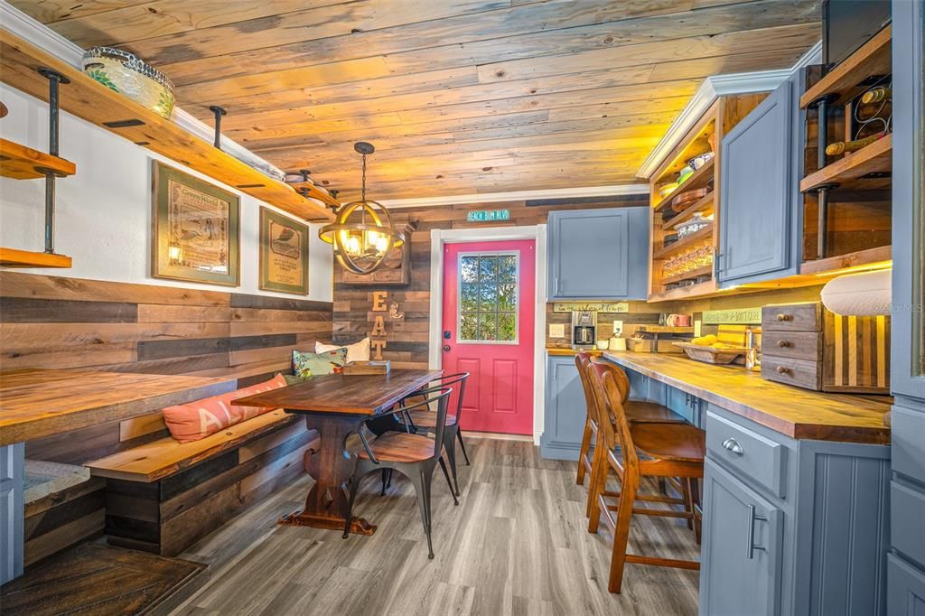 Kitchen / Dining area