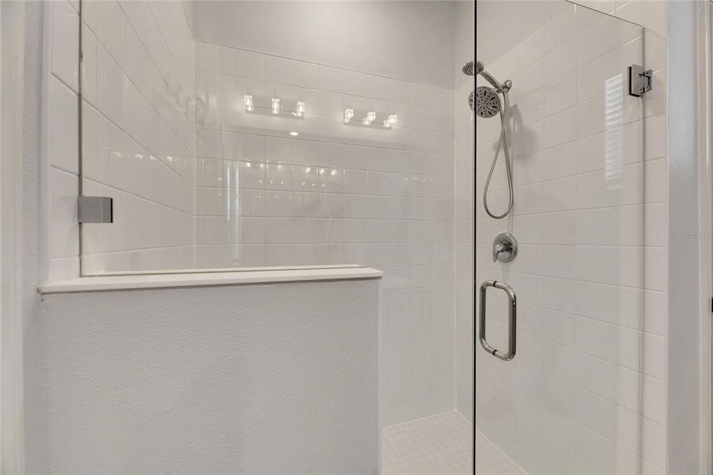 Fameless shower glass door