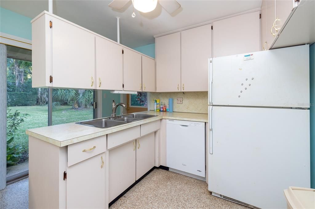 For Sale: $480,000 (3 beds, 2 baths, 2079 Square Feet)