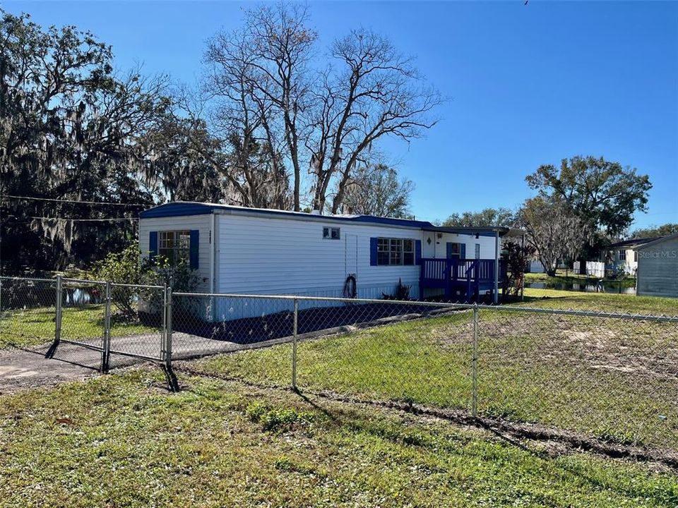 Recently Sold: $95,000 (2 beds, 1 baths, 672 Square Feet)