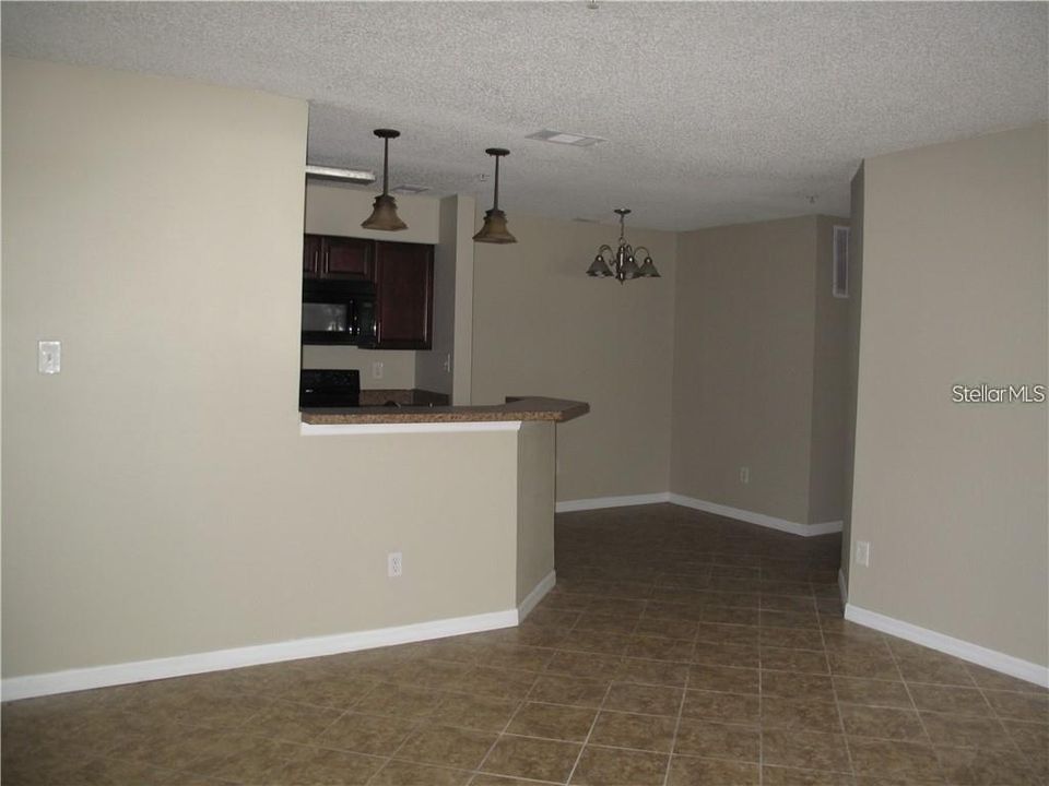 For Rent: $1,600 (2 beds, 1 baths, 828 Square Feet)