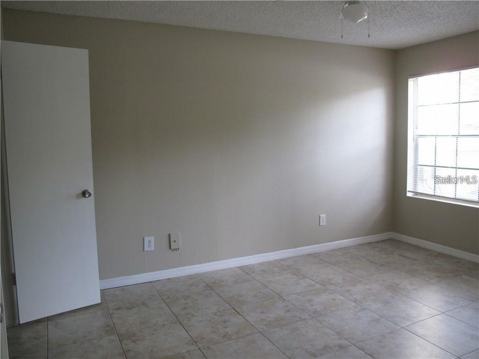 For Rent: $1,600 (2 beds, 1 baths, 828 Square Feet)