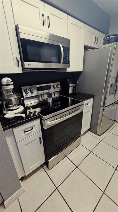 For Sale: $247,500 (2 beds, 2 baths, 937 Square Feet)