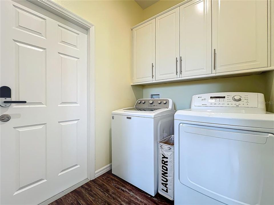 For Sale: $360,000 (2 beds, 2 baths, 1878 Square Feet)